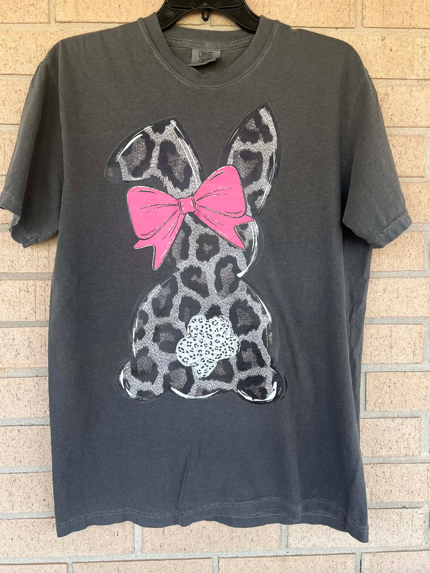 bunny with pink bow tee