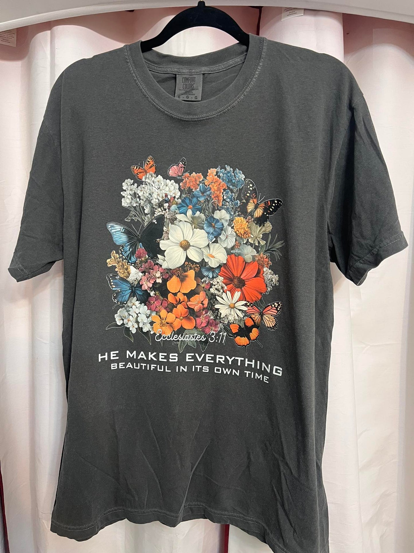 He makes everything new tee