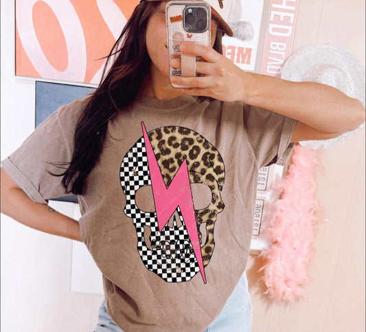 Skull checkered lighting tee