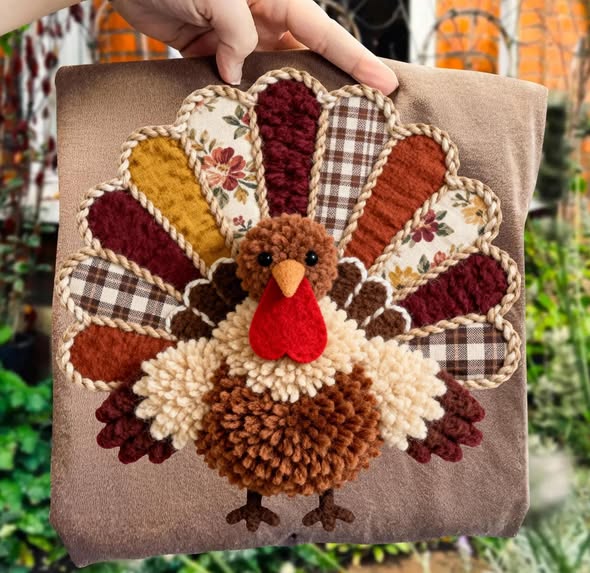 Faux yarn Turkey tee