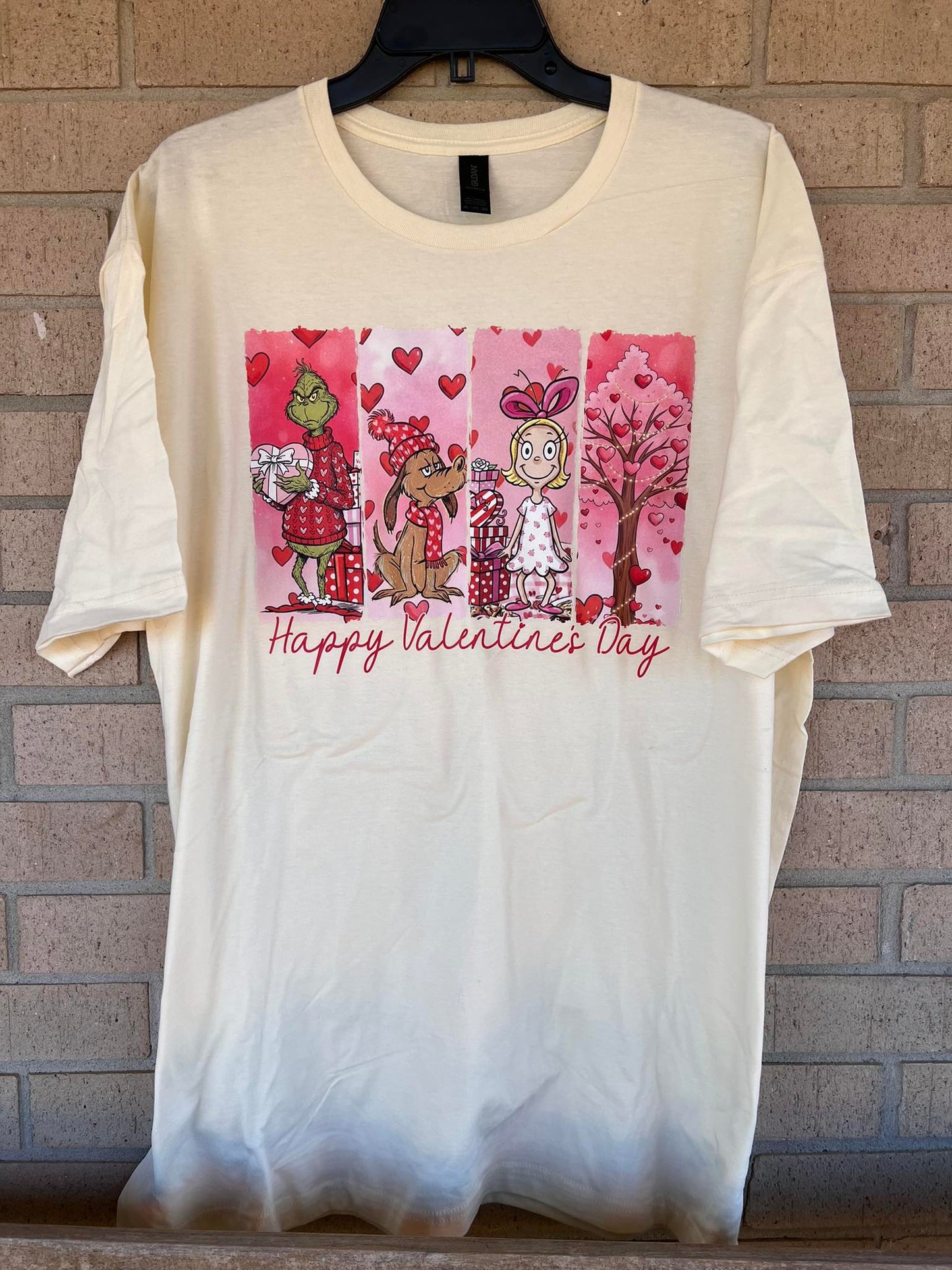 4 grinch scene valentines tee