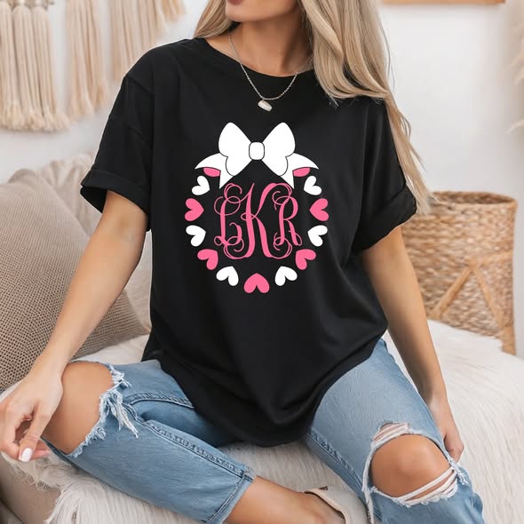New custom heart and bow monogram tee