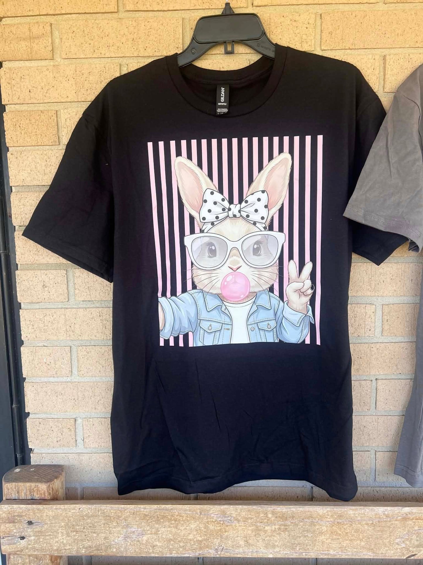 Peace sign bunny with stripped background tee