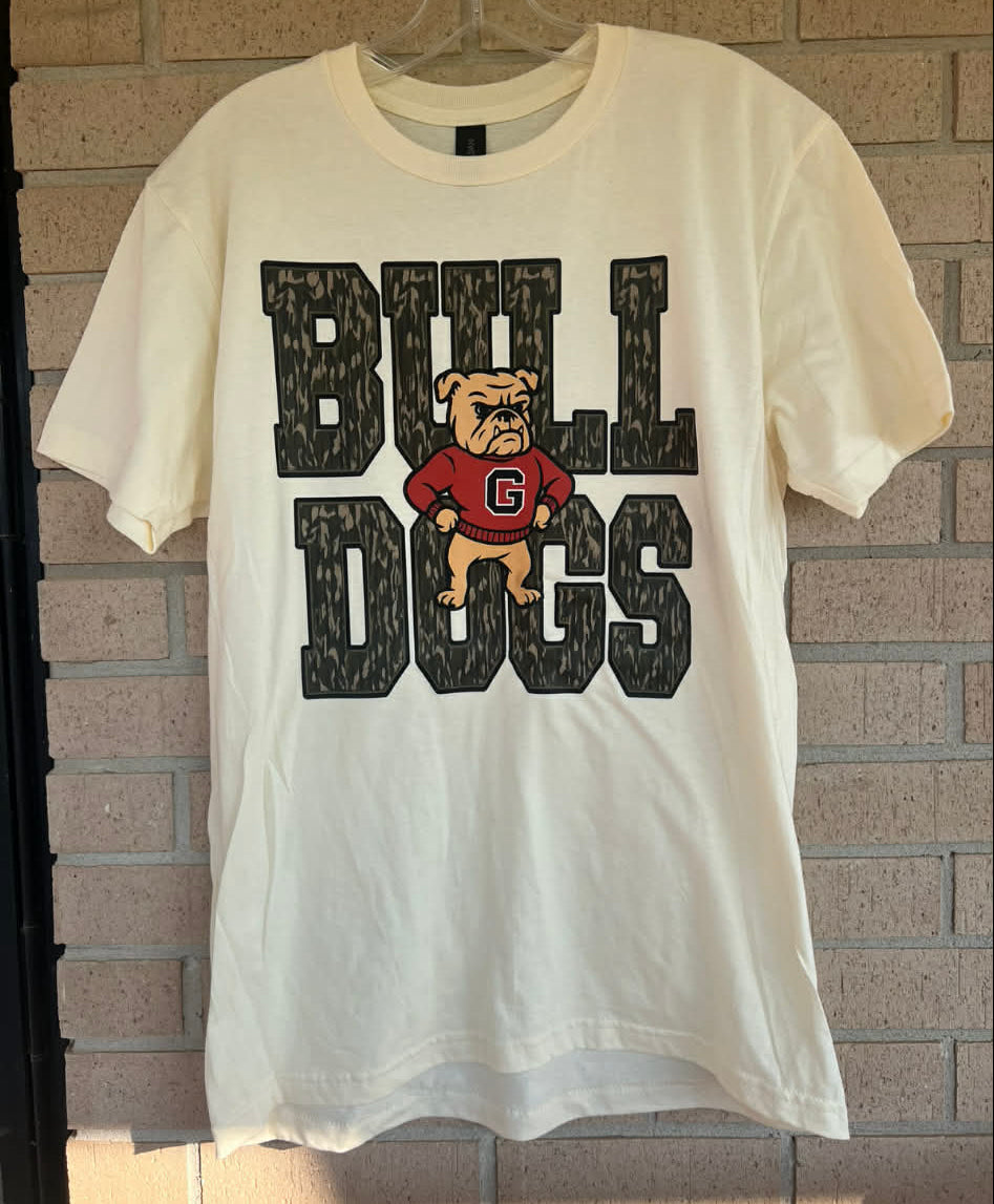 bulldog with camo letters tee