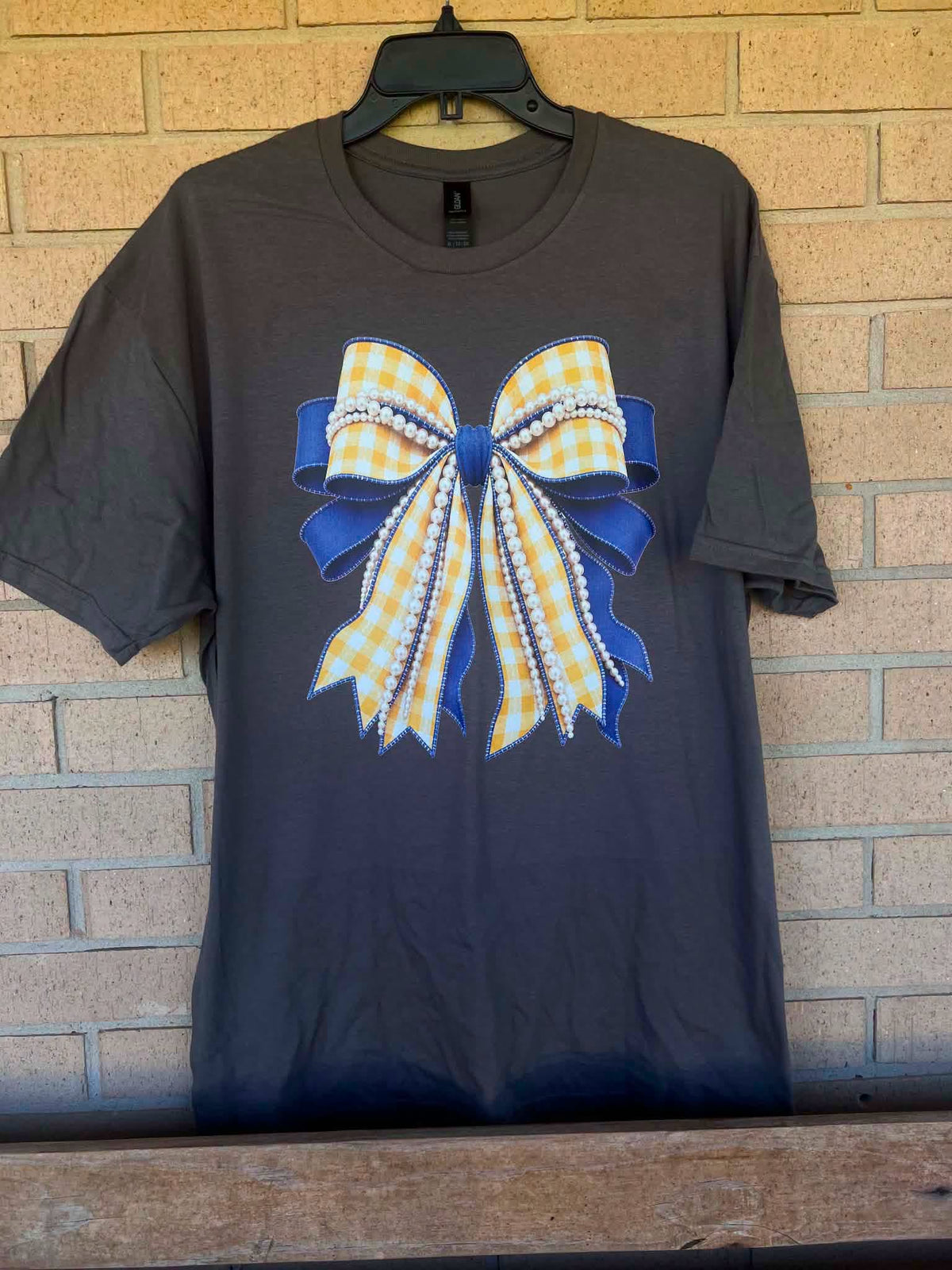 New bow tees